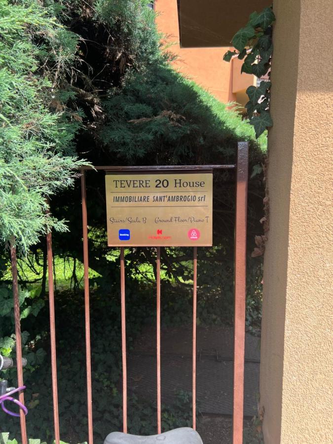 Tevere 20 House Monza Esterno foto